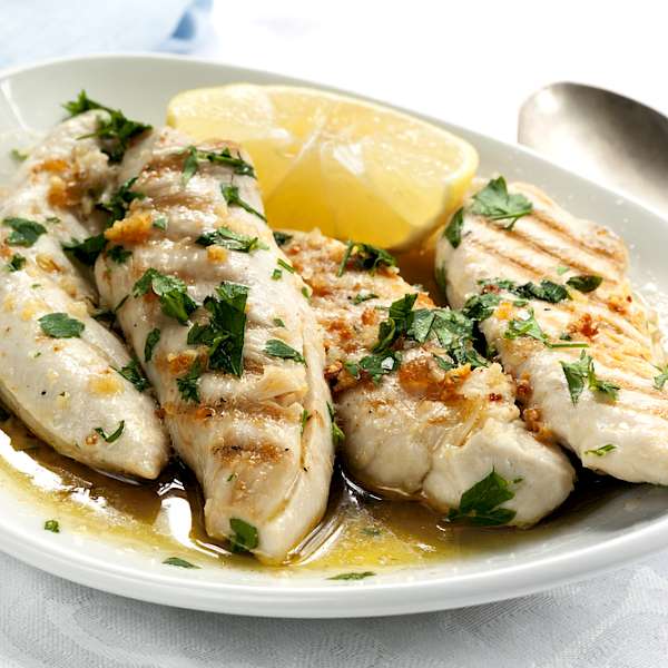 Chicken With Lemon and White Wine